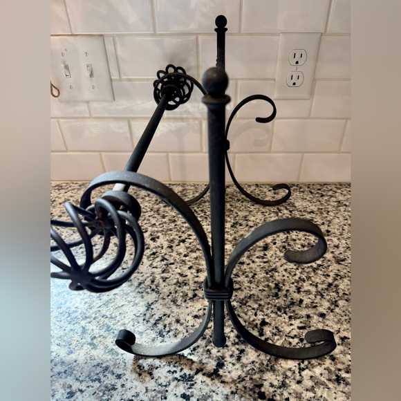 Vintage Farmhouse Wrought Iron Paper‎ Towel & Kitchen Towel Holder - Picture 8 of 8